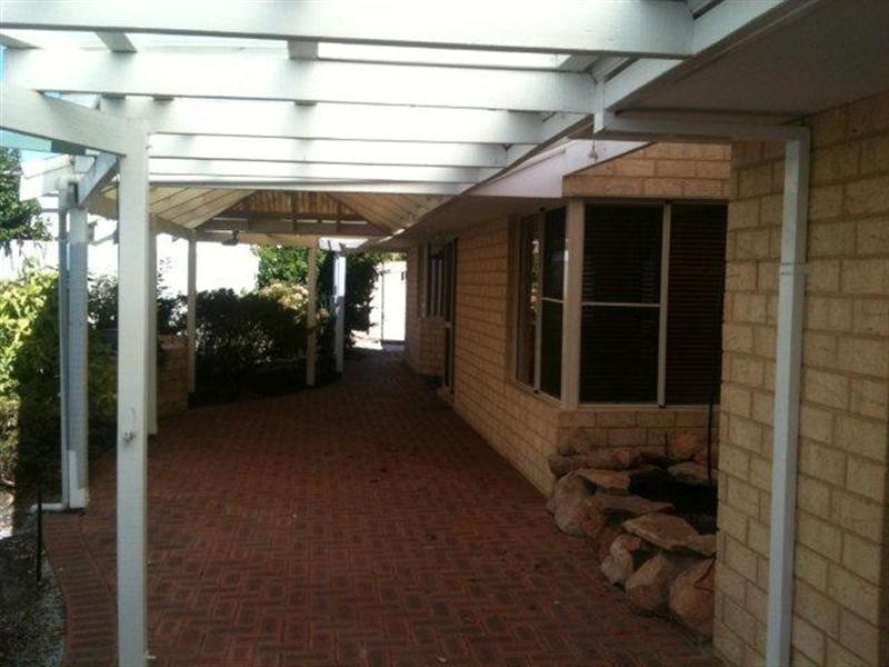 15 Fairfield Way, Halls Head WA 6210