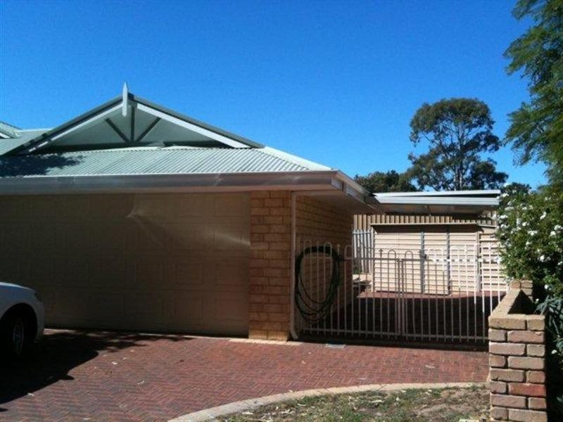 15 Fairfield Way, Halls Head WA 6210