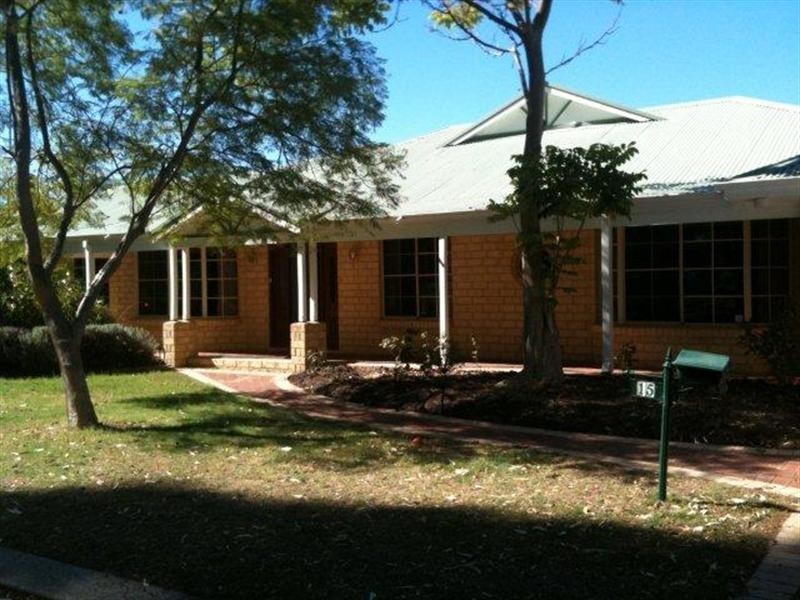 15 Fairfield Way, Halls Head WA 6210