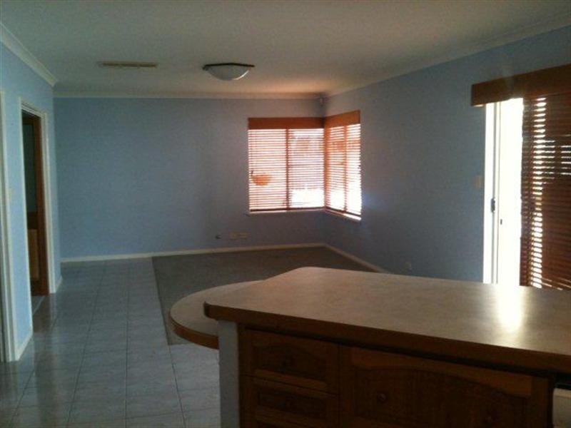 15 Fairfield Way, Halls Head WA 6210