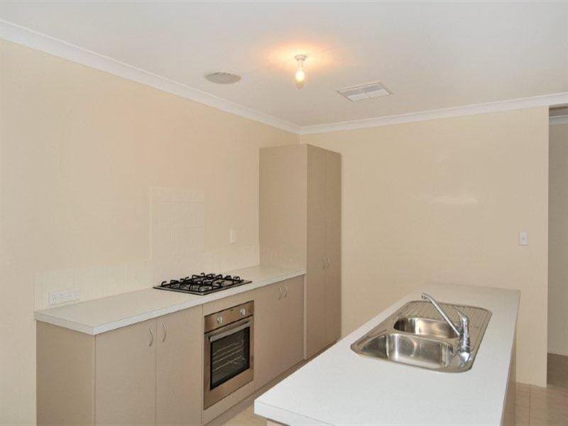 32 Carissa Turn, Halls Head WA 6210