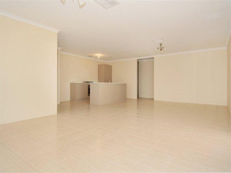 32 Carissa Turn, Halls Head WA 6210