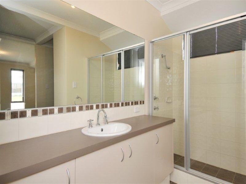 32 Carissa Turn, Halls Head WA 6210