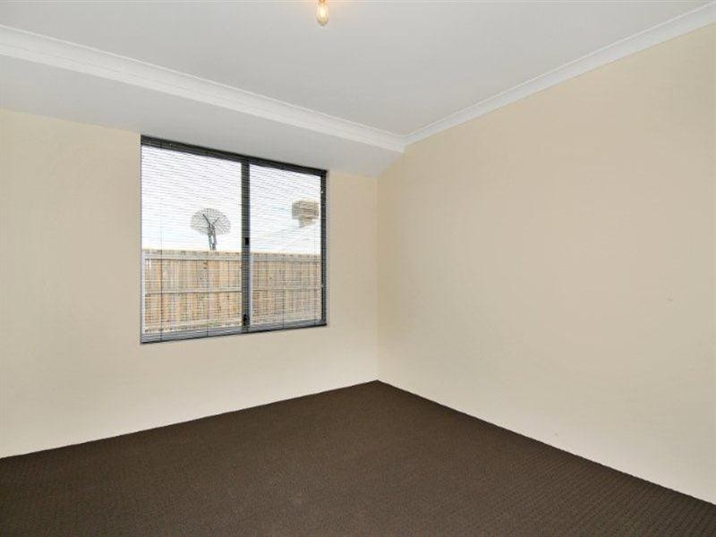 32 Carissa Turn, Halls Head WA 6210