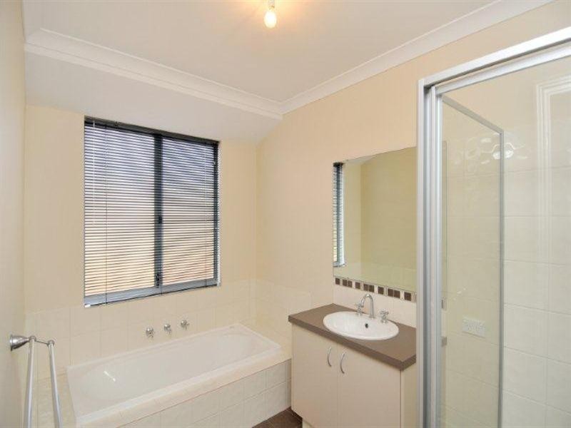32 Carissa Turn, Halls Head WA 6210
