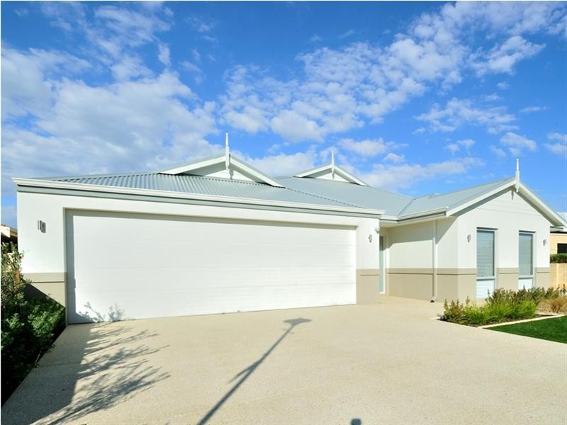 82 Alexis Cir, Wannanup WA 6210
