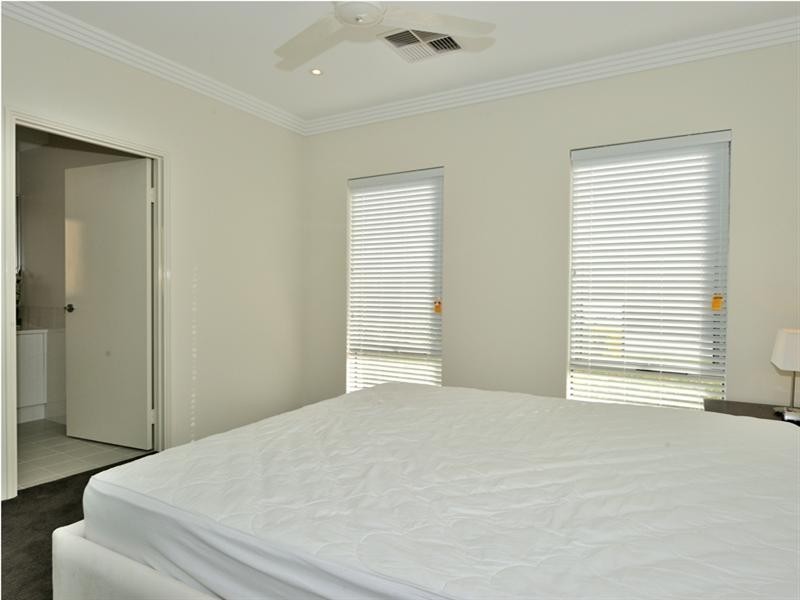 82 Alexis Cir, Wannanup WA 6210