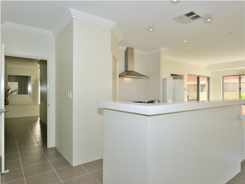 82 Alexis Cir, Wannanup WA 6210