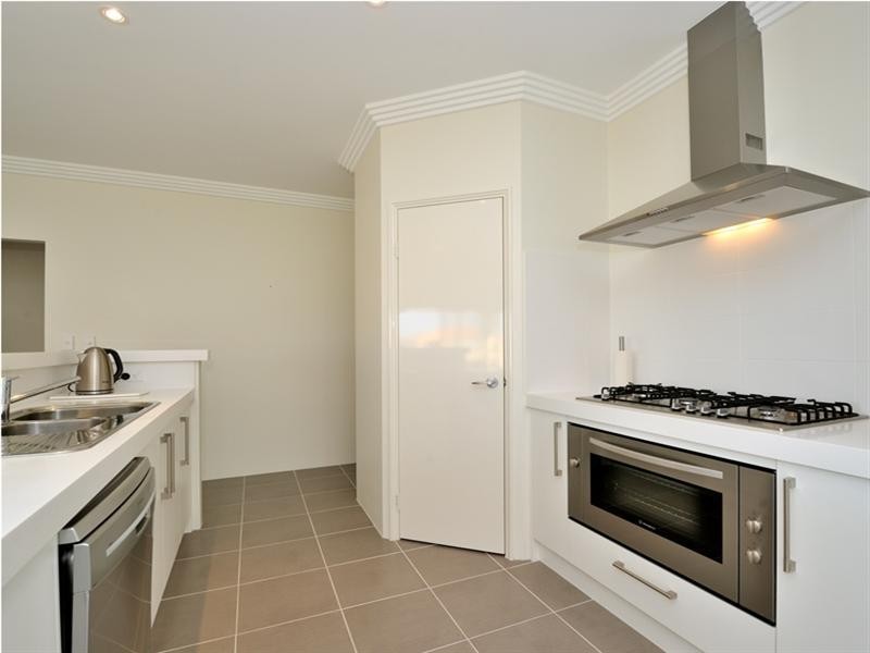 82 Alexis Cir, Wannanup WA 6210