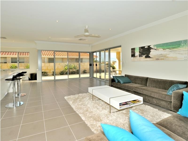 82 Alexis Cir, Wannanup WA 6210