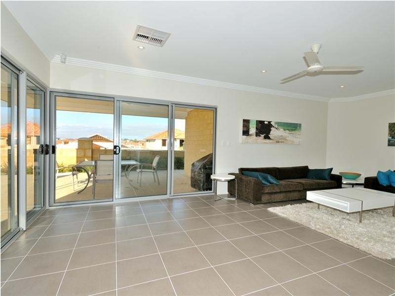 82 Alexis Cir, Wannanup WA 6210