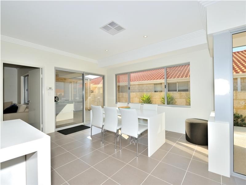 82 Alexis Cir, Wannanup WA 6210
