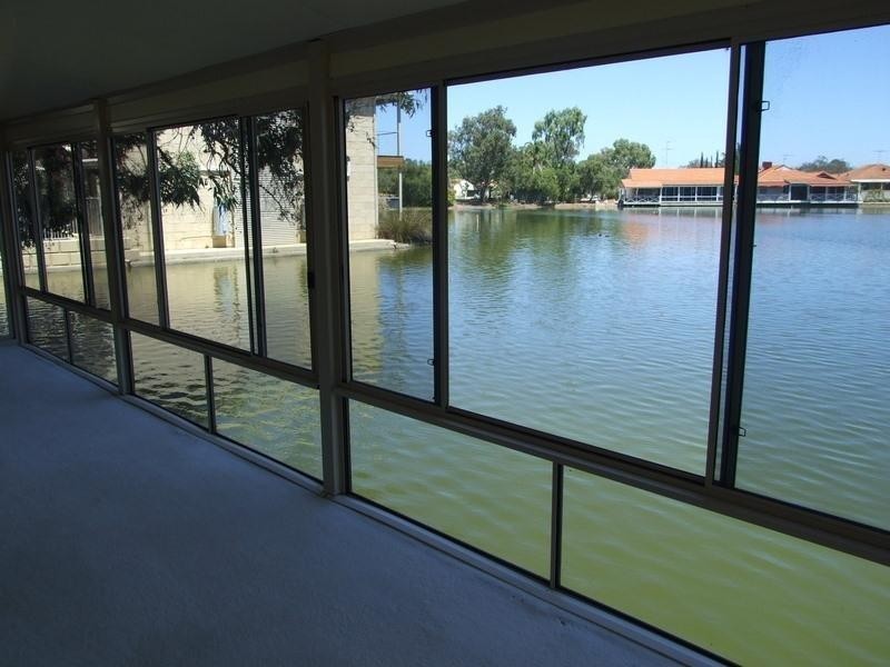 5 Lakes Crescent, South Yunderup WA 6208