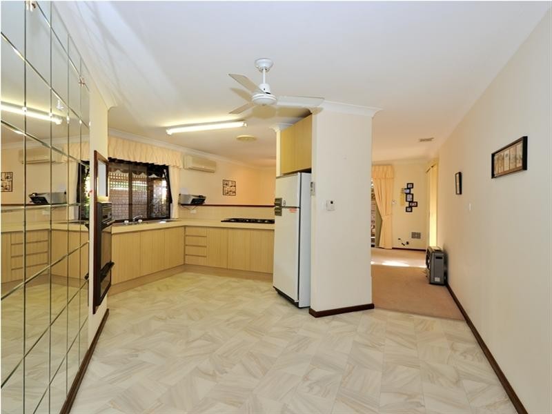 1/12 Rocklea Place, Silver Sands WA 6210