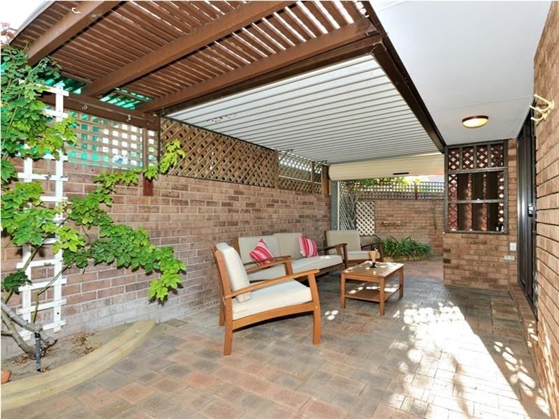 1/12 Rocklea Place, Silver Sands WA 6210