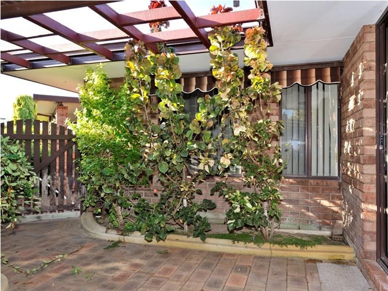 1/12 Rocklea Place, Silver Sands WA 6210