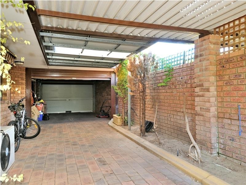 1/12 Rocklea Place, Silver Sands WA 6210