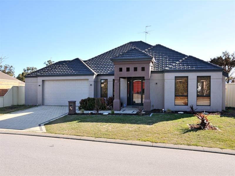 32 Heyerdahl Way, Dudley Park WA 6210