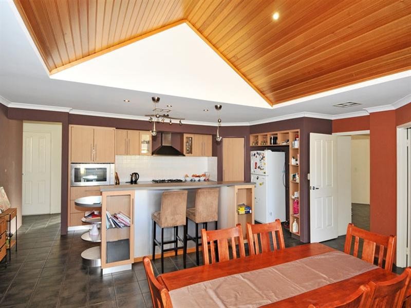 32 Heyerdahl Way, Dudley Park WA 6210