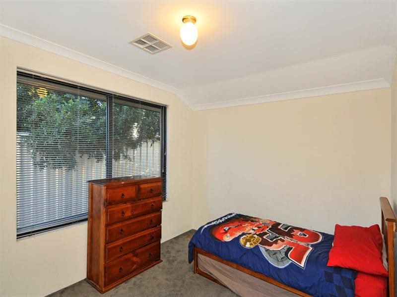 32 Heyerdahl Way, Dudley Park WA 6210