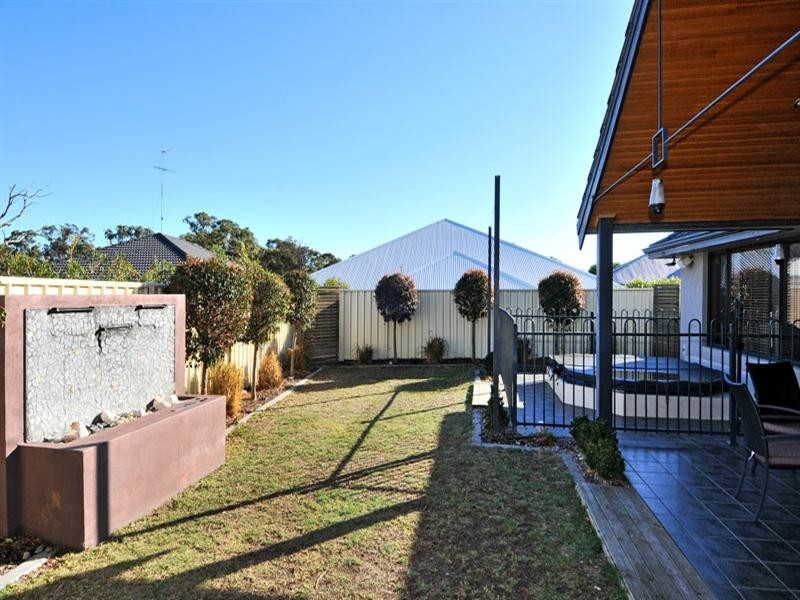 32 Heyerdahl Way, Dudley Park WA 6210