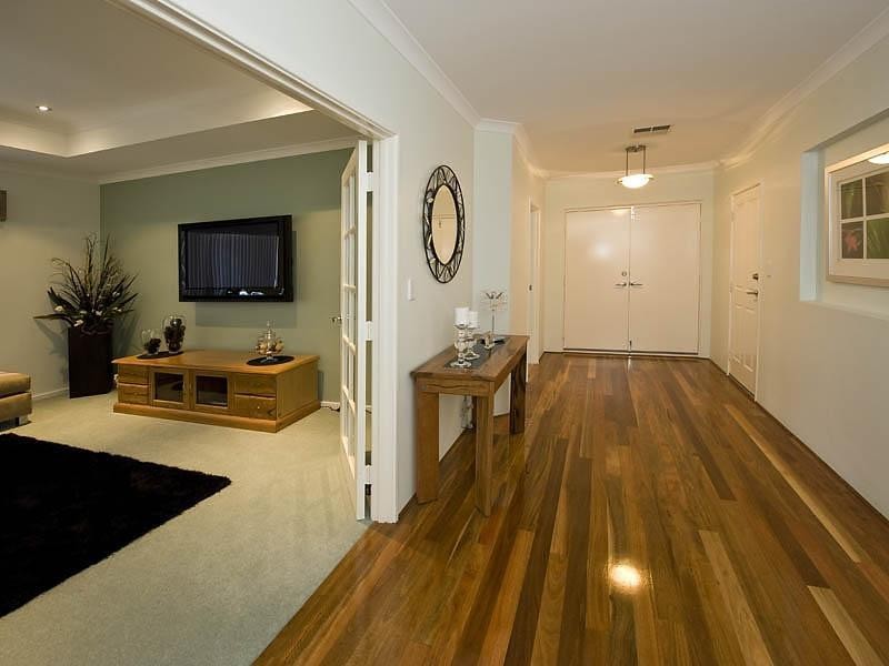 16 Poinsettia Green, Halls Head WA 6210