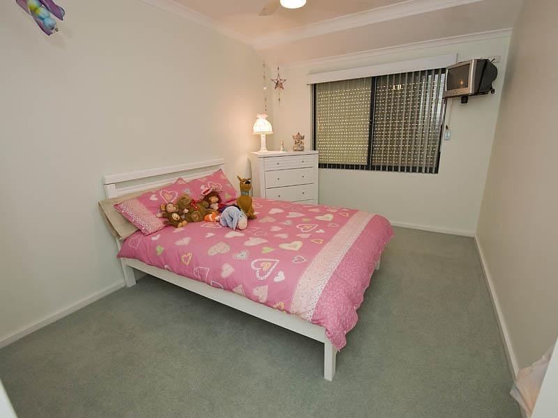 16 Poinsettia Green, Halls Head WA 6210