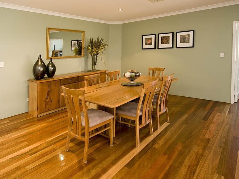 16 Poinsettia Green, Halls Head WA 6210