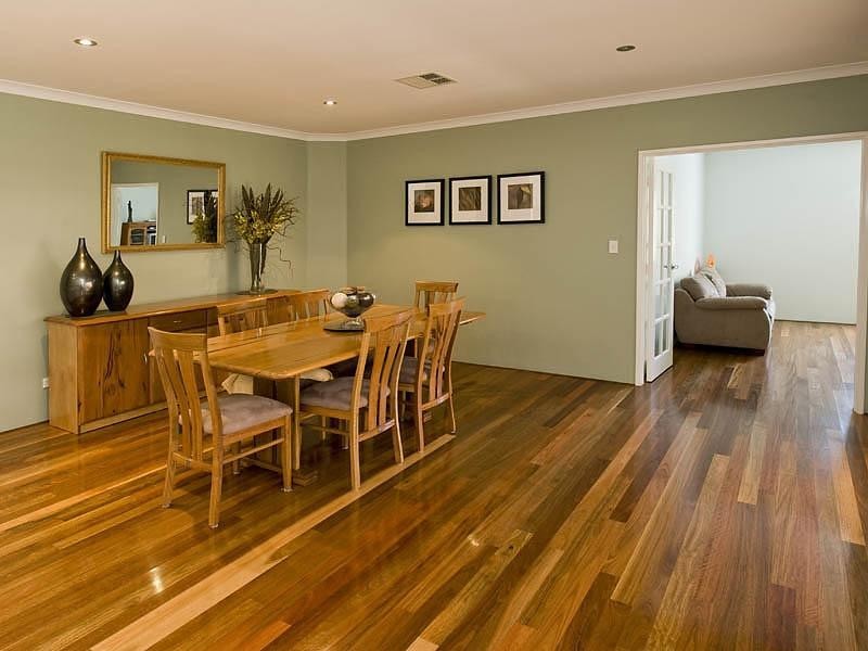 16 Poinsettia Green, Halls Head WA 6210