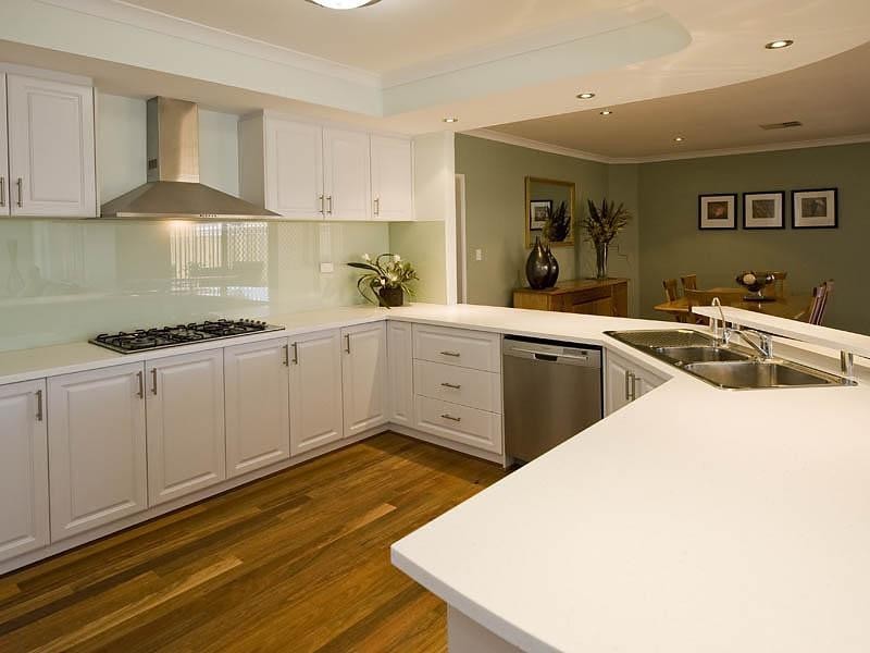 16 Poinsettia Green, Halls Head WA 6210