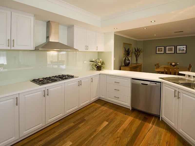 16 Poinsettia Green, Halls Head WA 6210