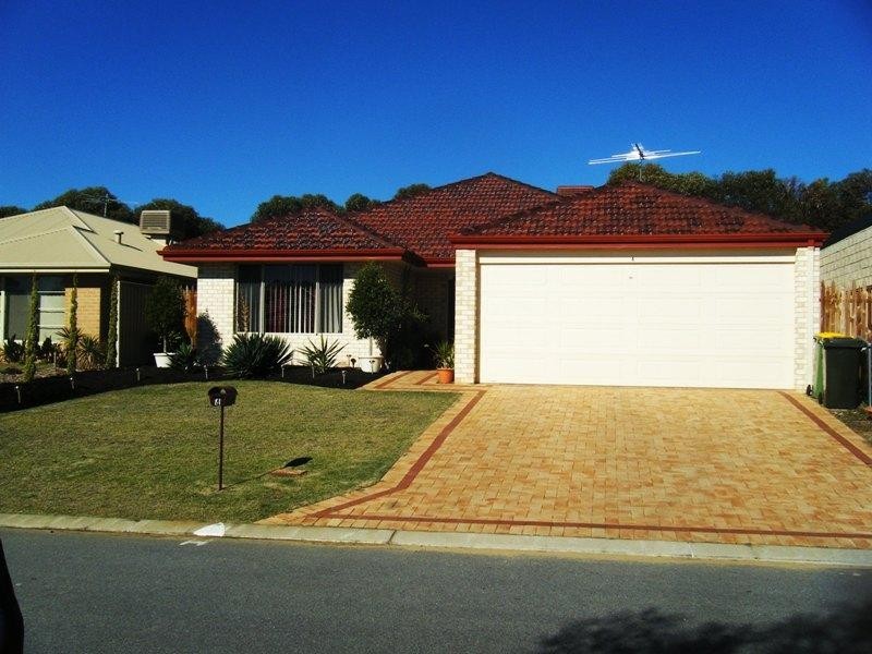 4 Menna Brace, Greenfields WA 6210