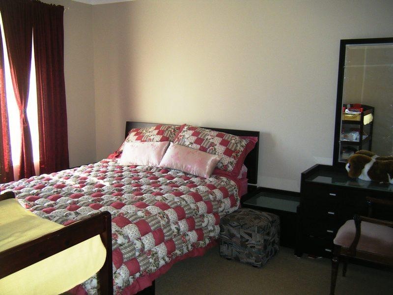 4 Menna Brace, Greenfields WA 6210