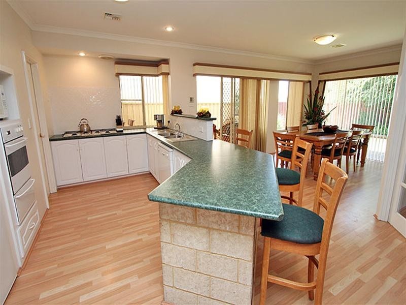 10 Capricorn Mews, Halls Head WA 6210
