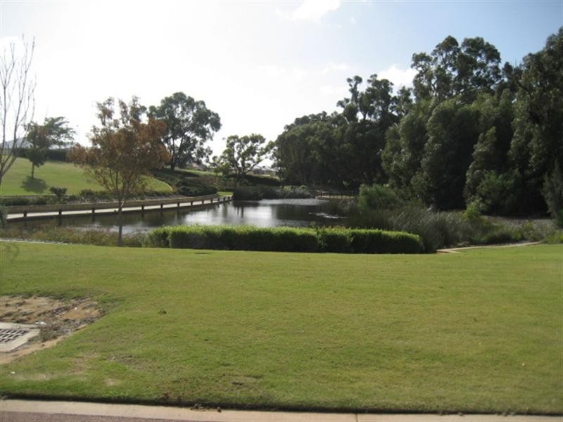 7 BOOKARA VIEW, Lakelands WA 6180