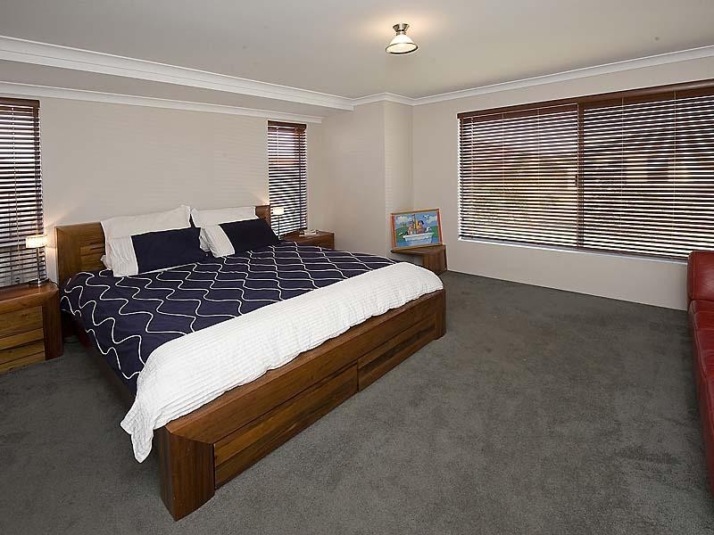 15 Scarab Court, Halls Head WA 6210