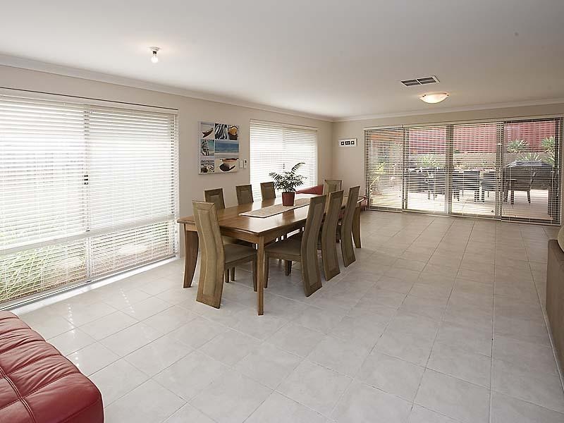 15 Scarab Court, Halls Head WA 6210