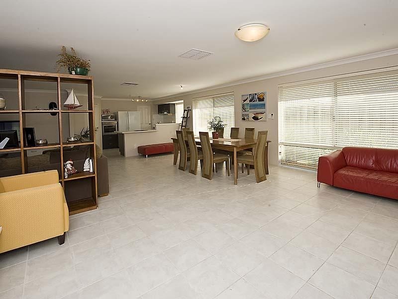 15 Scarab Court, Halls Head WA 6210