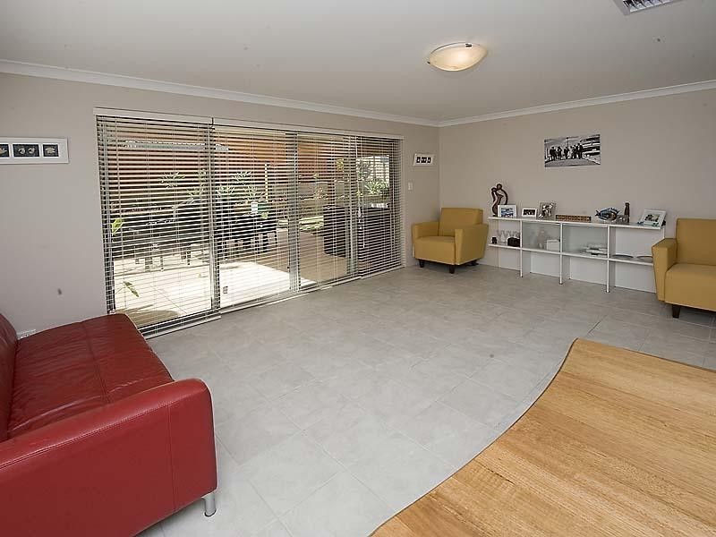 15 Scarab Court, Halls Head WA 6210