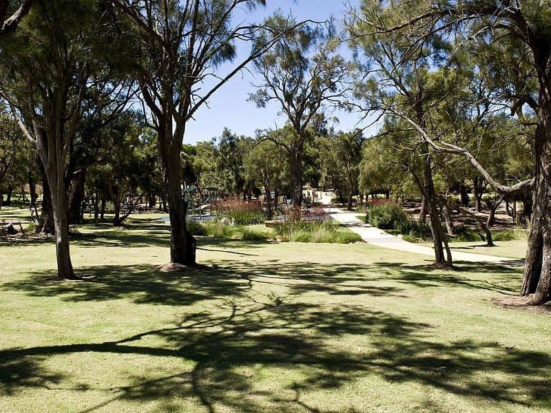 19 Buttercup Parkway, Halls Head WA 6210