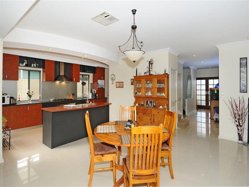 44 Heyerdahl Way, Dudley Park WA 6210