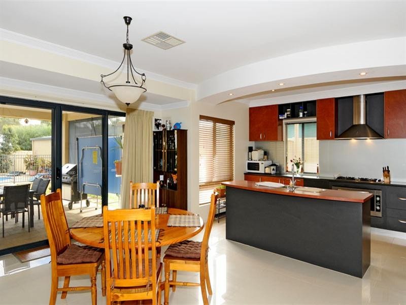 44 Heyerdahl Way, Dudley Park WA 6210