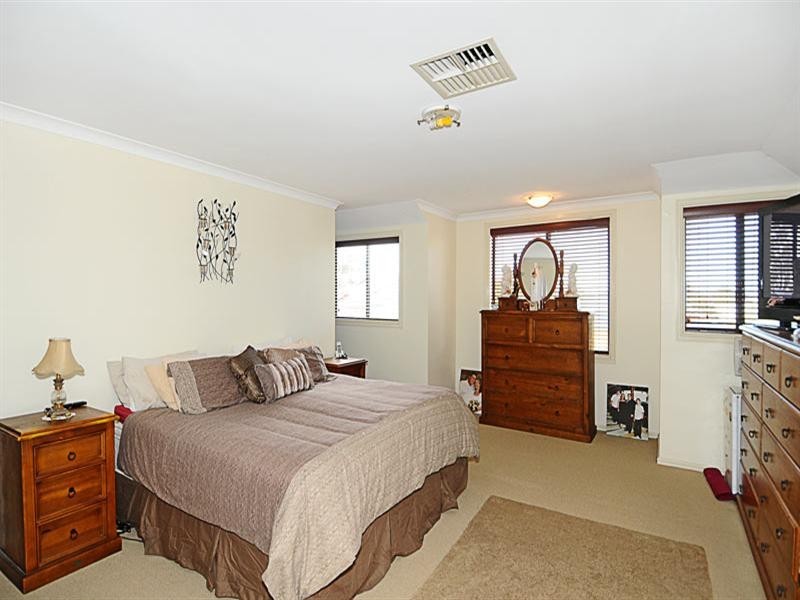 44 Heyerdahl Way, Dudley Park WA 6210