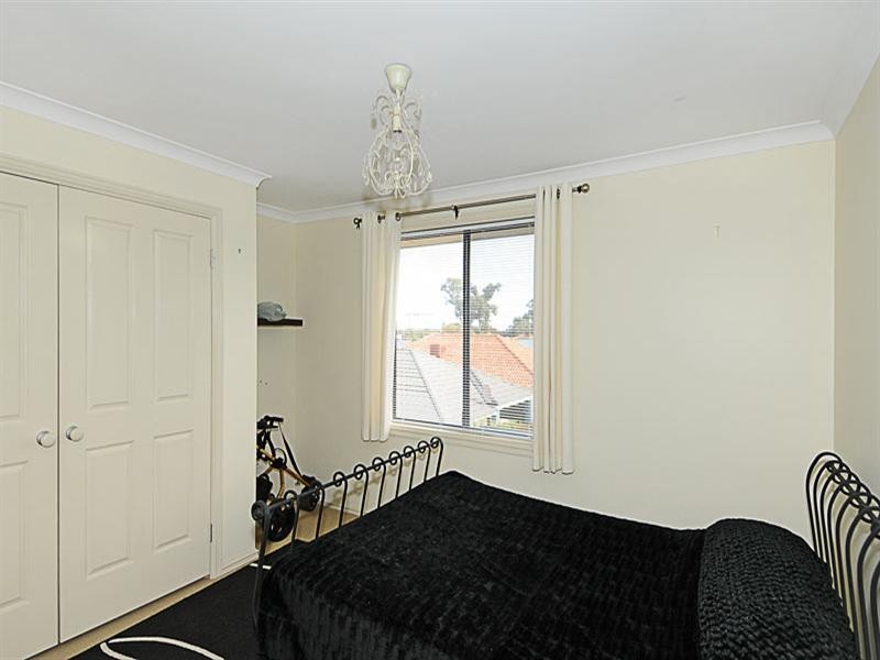 44 Heyerdahl Way, Dudley Park WA 6210