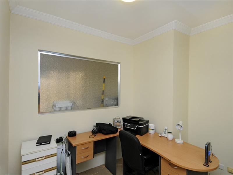 44 Heyerdahl Way, Dudley Park WA 6210