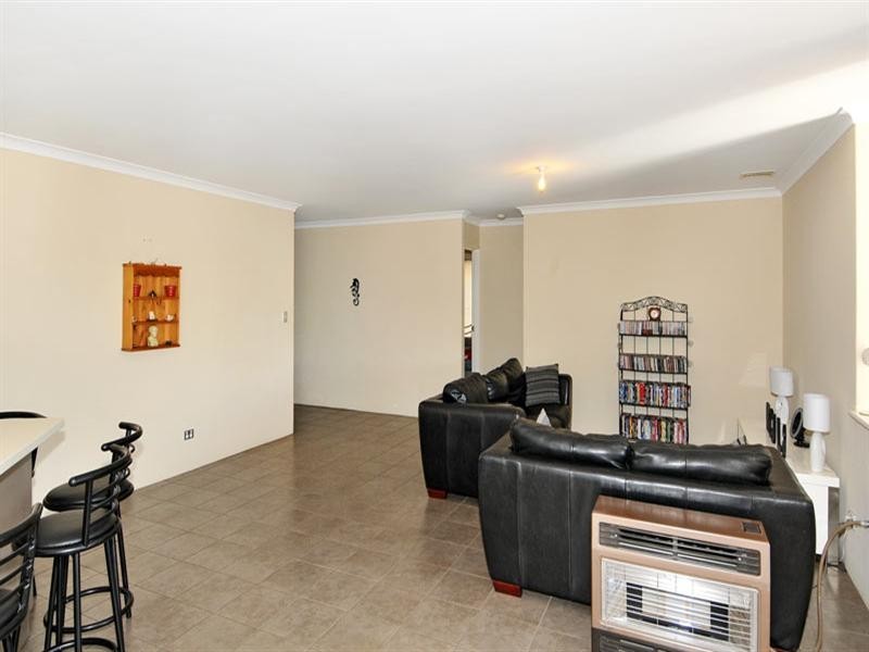 7 Alba Pass, Halls Head WA 6210