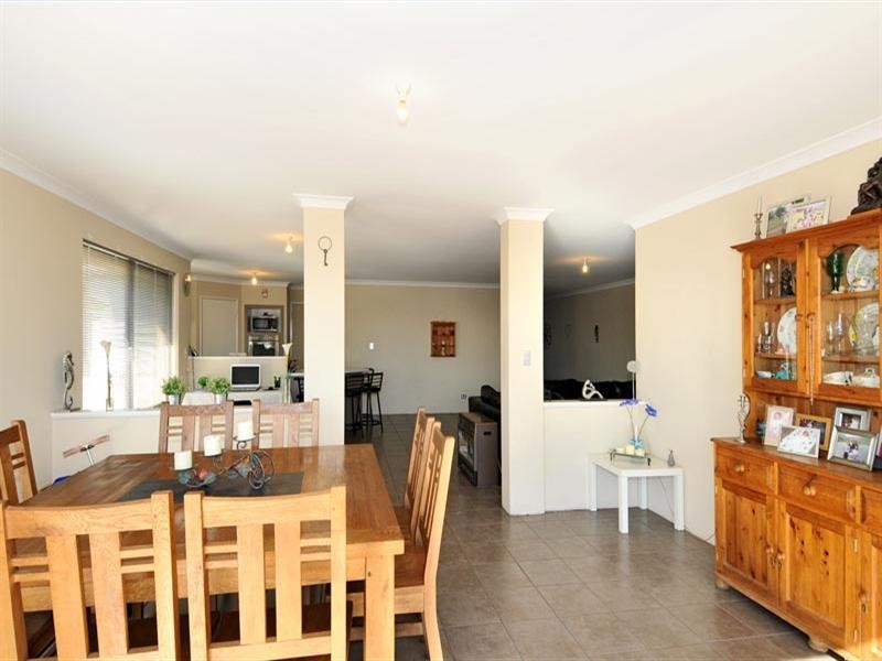 7 Alba Pass, Halls Head WA 6210