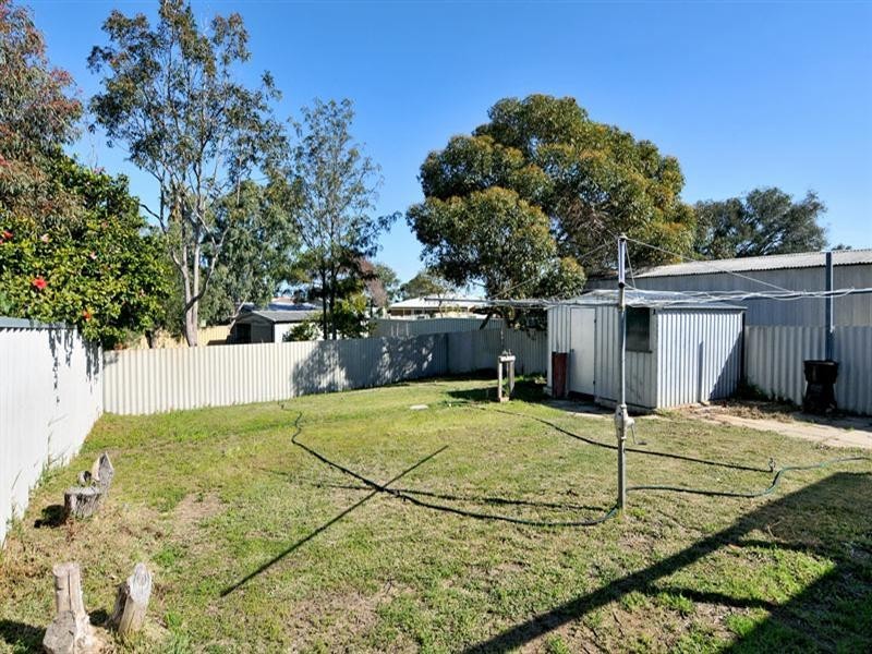 1/4 Scrivener Place, Halls Head WA 6210