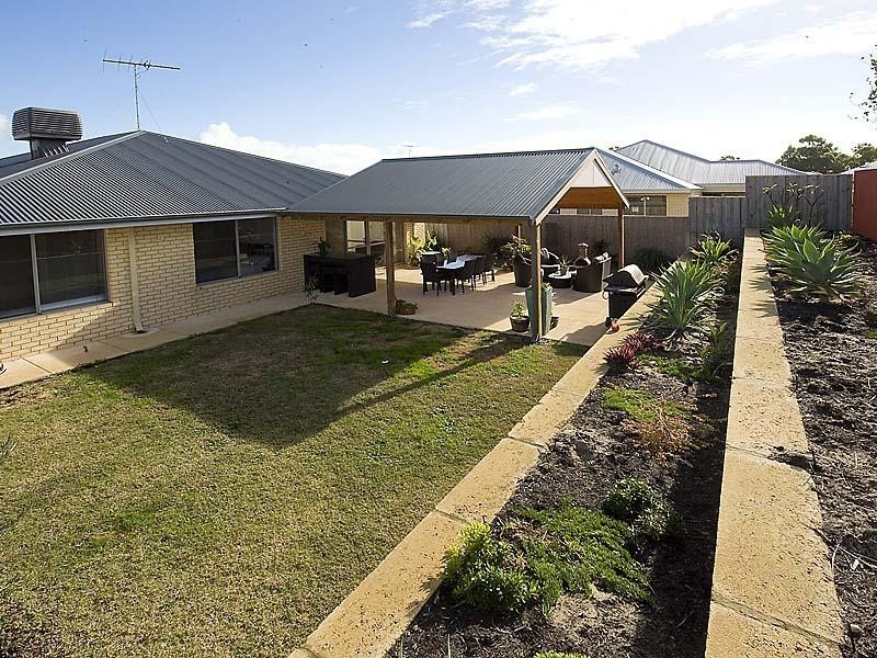 15 Scarab Court, Halls Head WA 6210