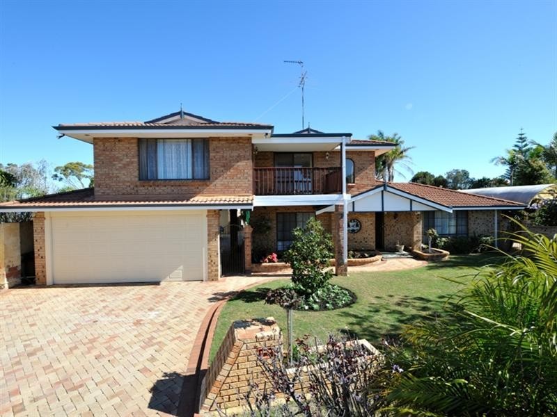 61 Mahogany Drive, Halls Head WA 6210